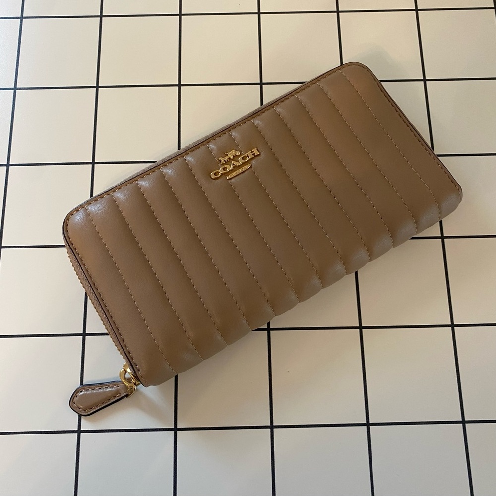 Quilted Ivory Coach Wallet